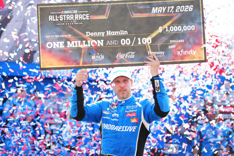 Hamlin beats Briscoe at Dover